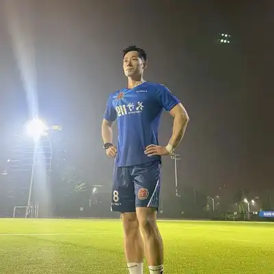 杨彤诗